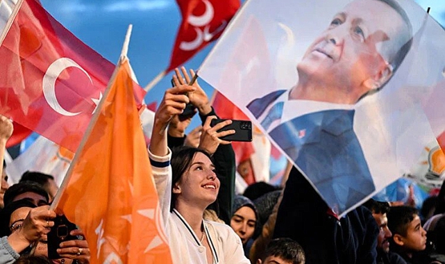 Cumhurbaşkanı Erdoğan'ın Seçim Zaferi Kutlanıyor