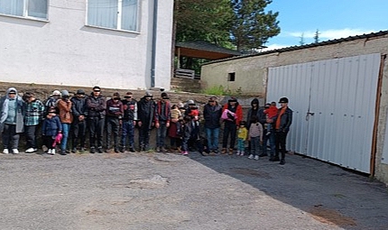 Kovamalamaca Sonucu Yakalanan Araçlardan 27 Göçmen Çıktı