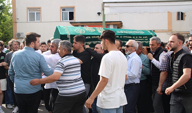 Feci Kazada Ölen Doğuhan Gözyaşları Arasında Toprağa Verildi