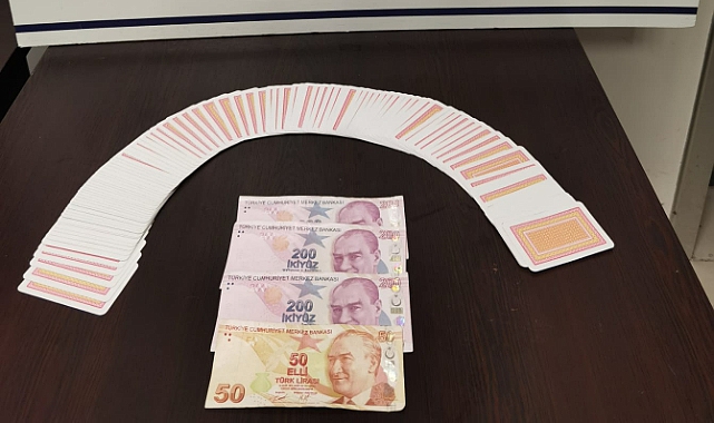 Kumar Oynayan 5 Kişiye 16 Bin 220 Lira Ceza Kesildi