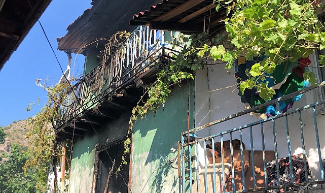 Ahşap Evde Çıkan Yangında 1 Kişi Öldü 1 Kişi Yaralandı