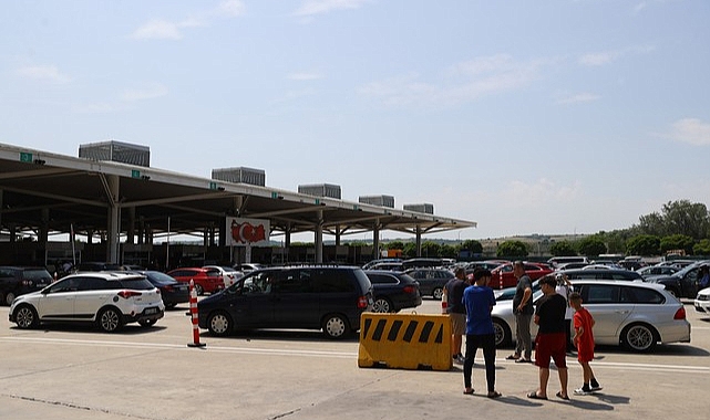 Avrupa'da Yaşayan Türklerin Tatil İçin Türkiye'ye Gelişleri Sürüyor