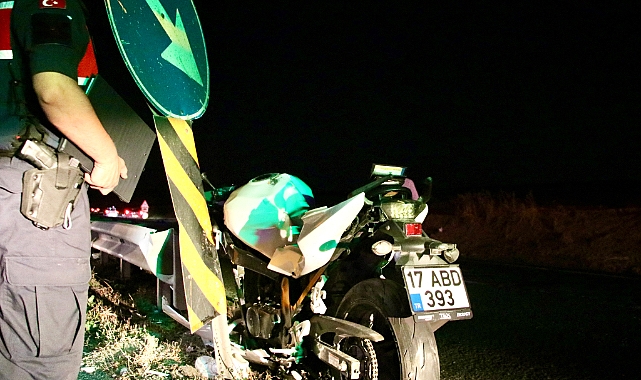 Bariyerlere Çarpan Motosiklet Sürücüsü Öldü