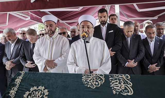 Prof. Dr. Mustafa Sabri Küçükaşçı Toprağa Verildi