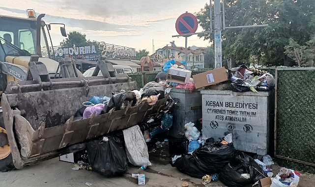 Sahilde Bayram Tatilinde 473 Kamyon Çöp Toplandı