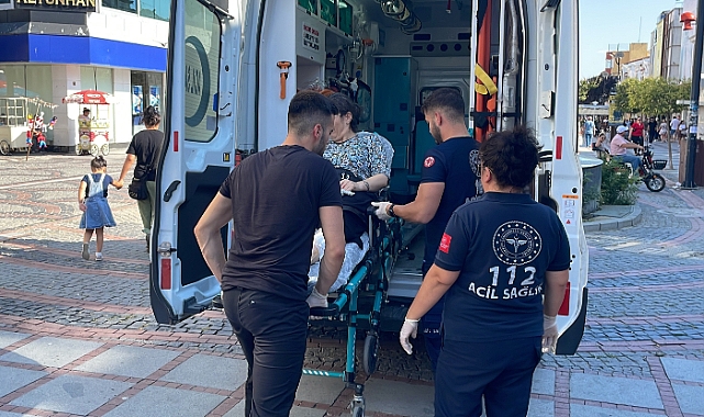 Trafiğe Kapalı Caddede Kadına Çarpıp Kaçtı