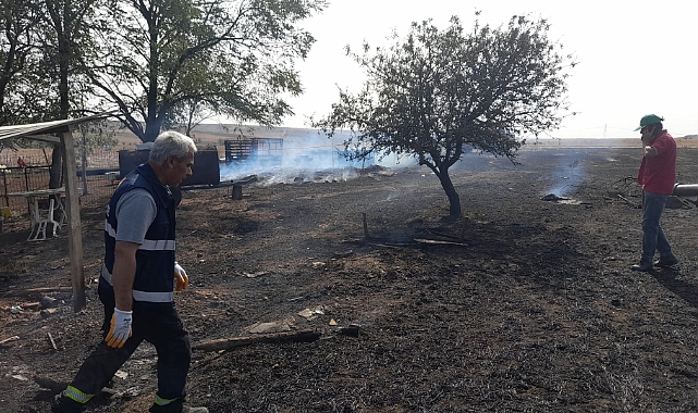 Anız Yangınında 500 Dönüm Tarım Arazisi ve 3 Ahır Zarar Gördü