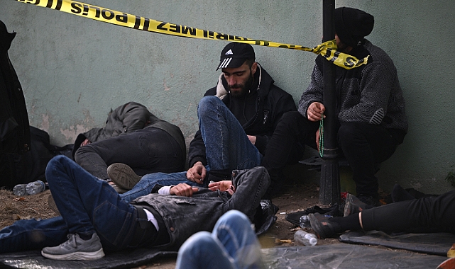 Bir Evde 108 Düzensiz Göçmen Yakalandı