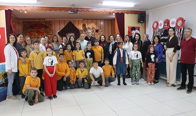 Edirne'de İlkokul Öğrencileri "100. Yıl Nostalji" Sergisi Açtı