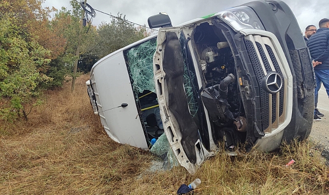Yolcu Minibüsü Devrildi, 14 Yaralı