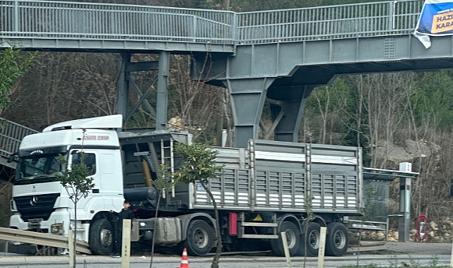 Arızaya Bakmak İçin İndiği Tır Hareket Edince Yaralandı