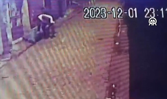 Çorlu'da Dehşet Anları! Yolda Yürüyen Yaşlı Adamı Tekme Tokat Döverek Gasp Ettiler