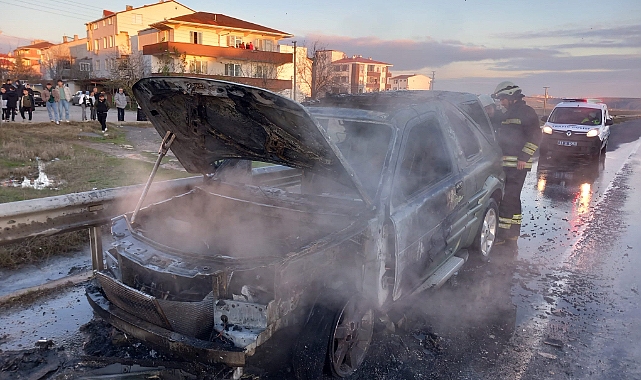Seyir Halindeki Araç Alev Topuna Döndü