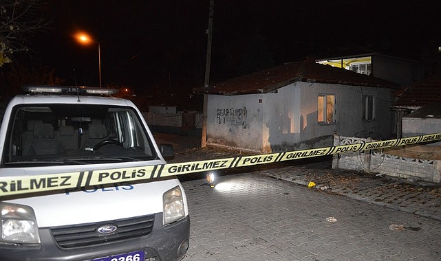 Silahlı Kavgada Baba ve Oğlu Yaralandı