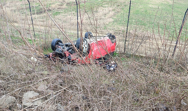Edirne’de Şarampole Devrilen Otomobilin Sürücüsü Yaralandı