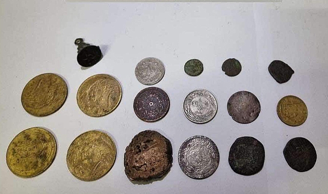 Otomobilinde 17 Sikke Bulunan Sürücü Gözaltında