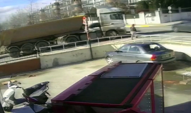 Yolun Karşısına Geçerken Hayatını Kaybetti