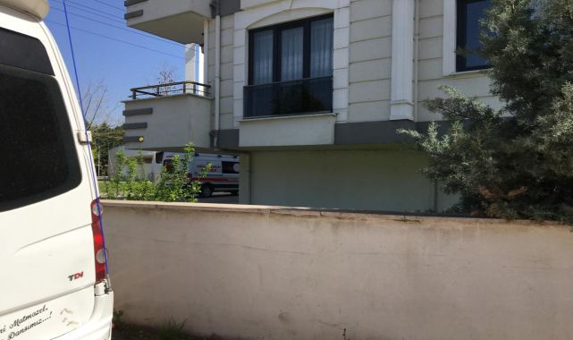 3'üncü katın balkonundan düşen çocuk yaralandı