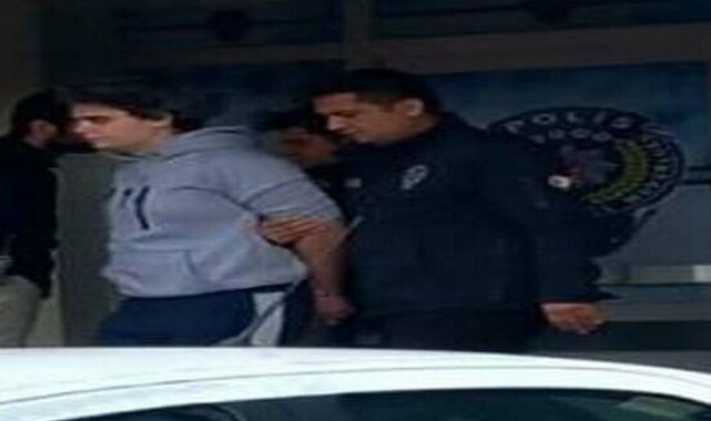 Annesini bıçaklayarak öldüren şüpheli tutuklandı