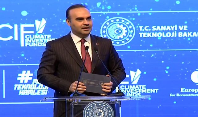 Bakan Kacır: Türkiye, küresel ekonominin karşı karşıya olduğu sınamaları başarıyla atlattı