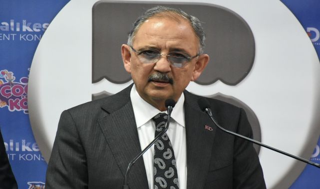 Bakan Özhaseki: Bunlar da deprem turistleriydi