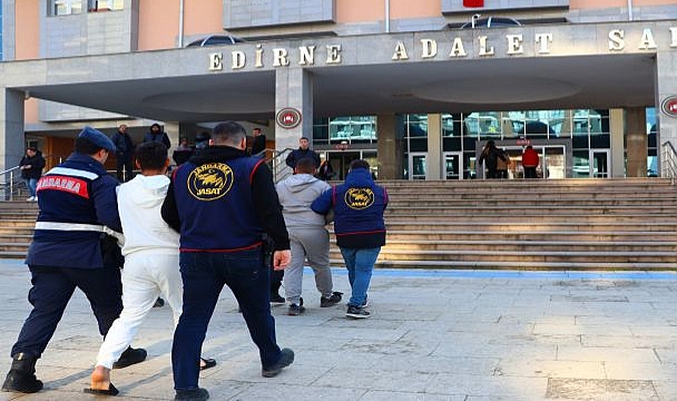 Biri 154, diğeri 20 suçtan aranan 2 şüpheli, Yunanistan'a kaçarken yakalandı