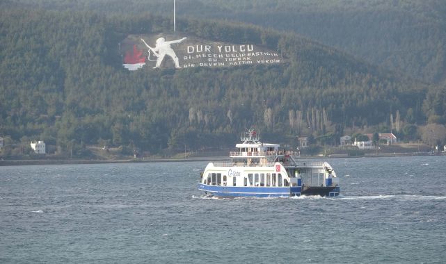 Bozcaada feribot seferlerine 'fırtına' engeli