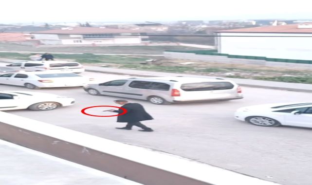 Bursa&#039;da düğün konvoyunda havaya ateş açtılar; o anlar kamerada