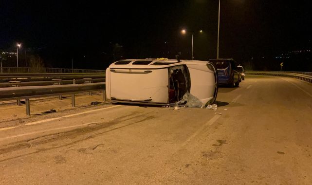 Bursa'da kontrolden çıkan hafif ticari araç taka attı: 4 yaralı