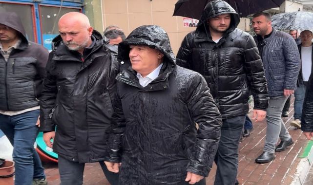 CHP Bursa Büyükşehir Belediye Başkan Adayı Bozbey: Yağmur, çamur demeden gülümseyen Bursa için yollardayız