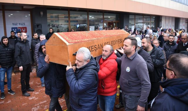 Edirne'de motosikletten düşüp beyin kanaması geçiren belediye işçisi toprağa verildi