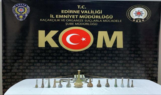 Edirne’de Roma dönemine ait 14 cam obje ele geçirildi