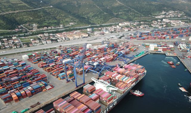 Geminin çarptığı liman işletmesinden açıklama: Operasyonlarımız kesintisiz devam etmektedir