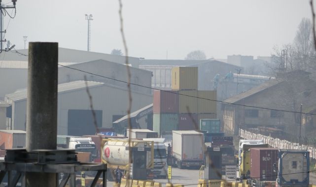 Kocaeli'de limandaki atık tankında patlama