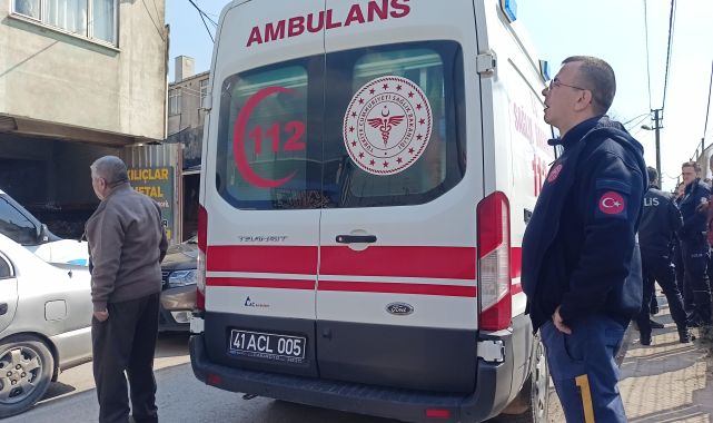 Otomobil firmasının servisinde yangın; 4 işçi dumandan etkilendi