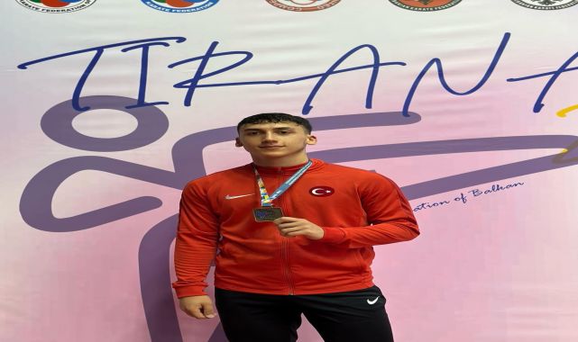 Şampiyonaya katılacağı gün ölen milli karateciye takım arkadaşlarından vefa