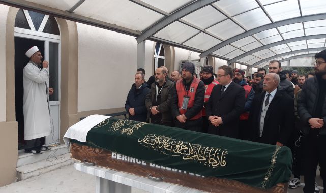 TIR'la çarpıştığı kazada ölen motokurye toprağa verildi