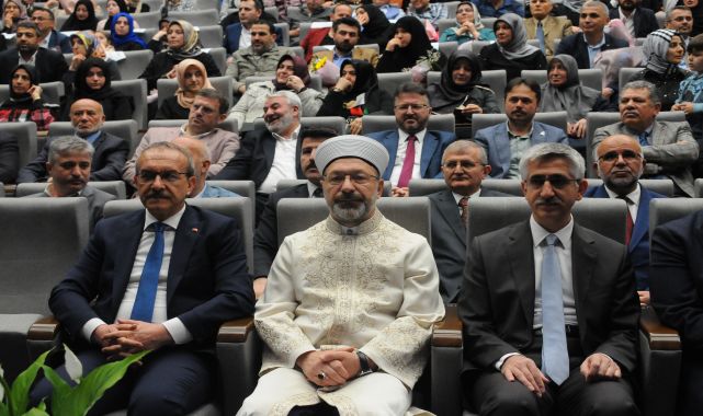 Ali Erbaş: Matematik, astronomi, tıp ve benzeri tabii bilimler dediğimiz ilimler de dini ilimdir