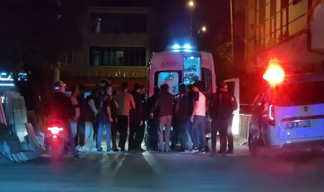 Annesiyle tartışan babasını bıçakladı; kaçarken tabanca ile ateş açıp panik yaşattı