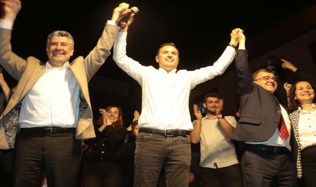 Balıkesir'de CHP'li Akın başkan seçildi; CHP 15, AK Parti 4, İYİ Parti 1 ilçede kazandı