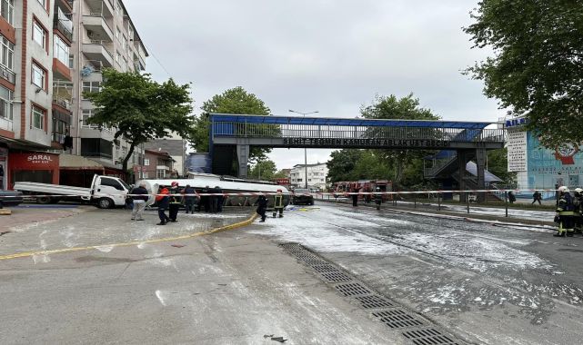 Benzin yüklü tanker kaza yaptı, patlama riskine karşı evler boşaltıldı