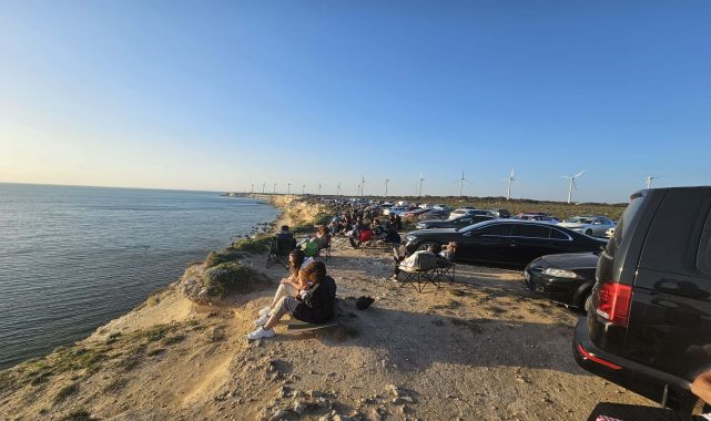 Bozcaada, bayram tatilinde turist akınına uğradı