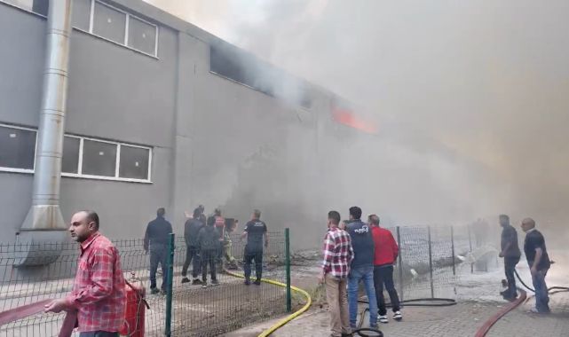 Bursa'da sandalye fabrikasında yangın