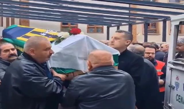 Cipin çarptığı otomobilden fırlayan kadın, Fenerbahçe formasıyla son yolculuğuna uğurlandı