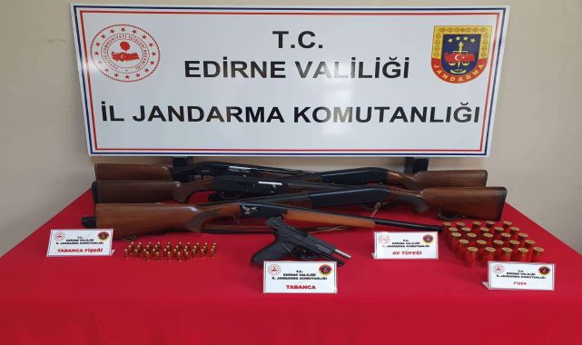 Edirne&#039;de bir evde silah ve mühimmat ele geçirildi