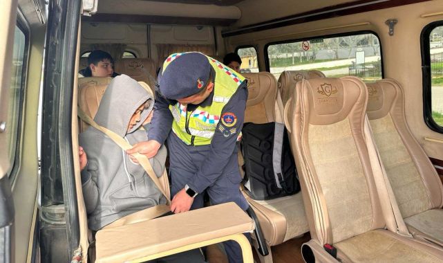 Edirne’de jandarma öğrenci servis araçlarını denetledi