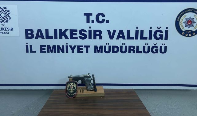 Edremit'de polisin denetimlerinde 8 şüpheli yakalandı