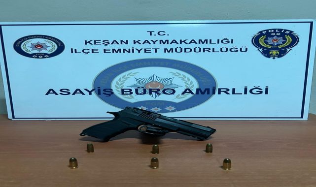 Garsonun bıçak çekip, tehdit ettiği müşteri iş yerinde silahla ateş açtı; 2 gözaltı