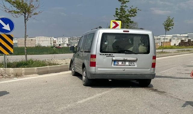 Hafif ticari araçla otomobil çarpıştı; 1'i bebek, 5 yaralı