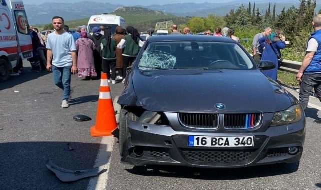 Mezarlık ziyaretine giderken otomobil çarpan teyze- yeğen ağır yaralandı